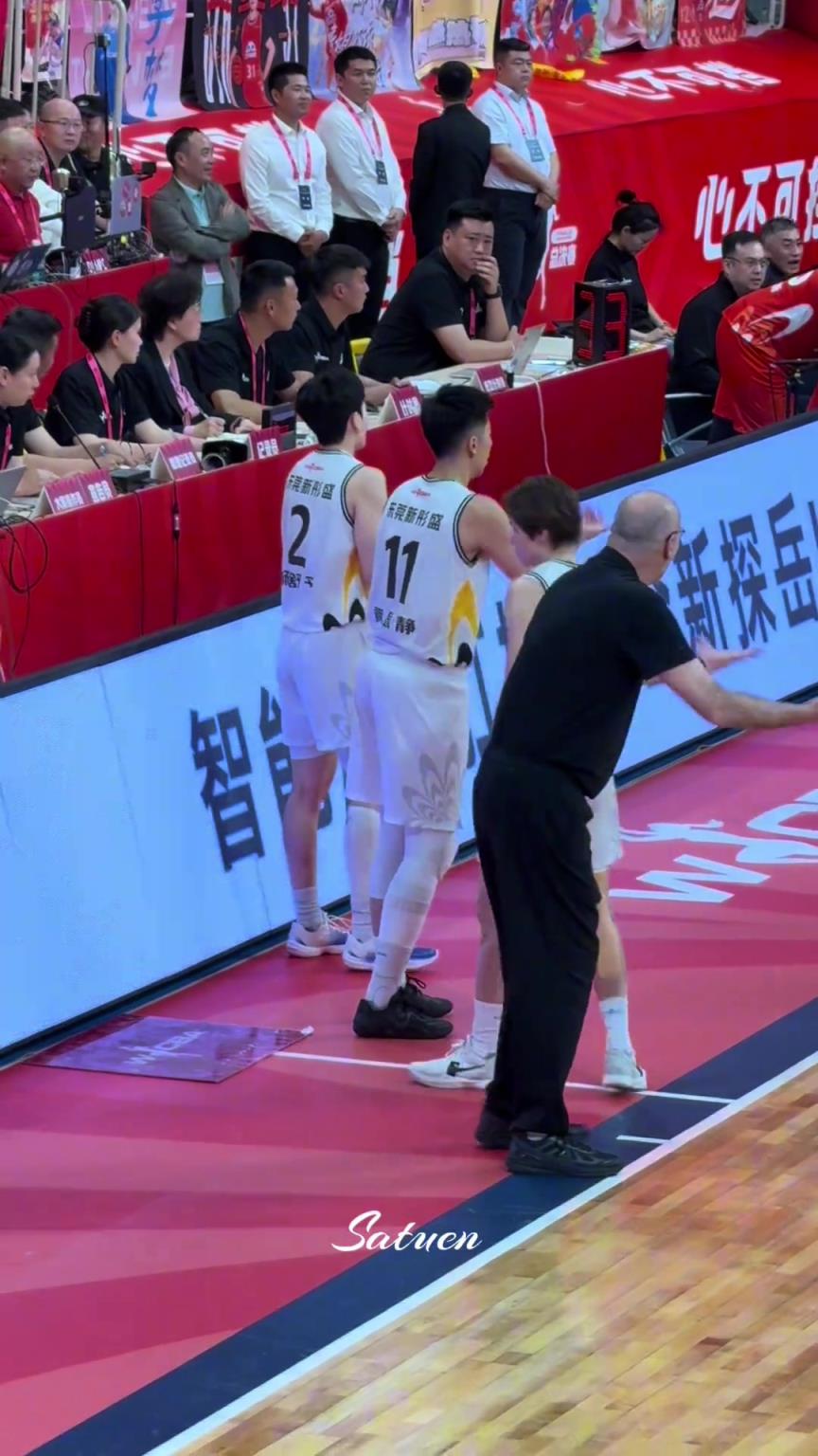 無(wú)奈的一家三口！絕望的教練，氣瘋了的皮總！